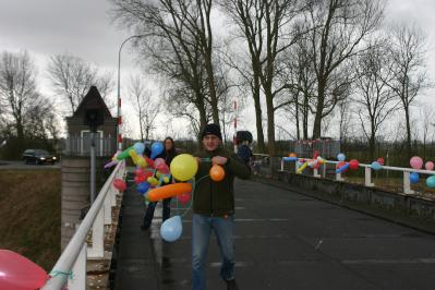 Dorkwerderbrug_wordt_versierd